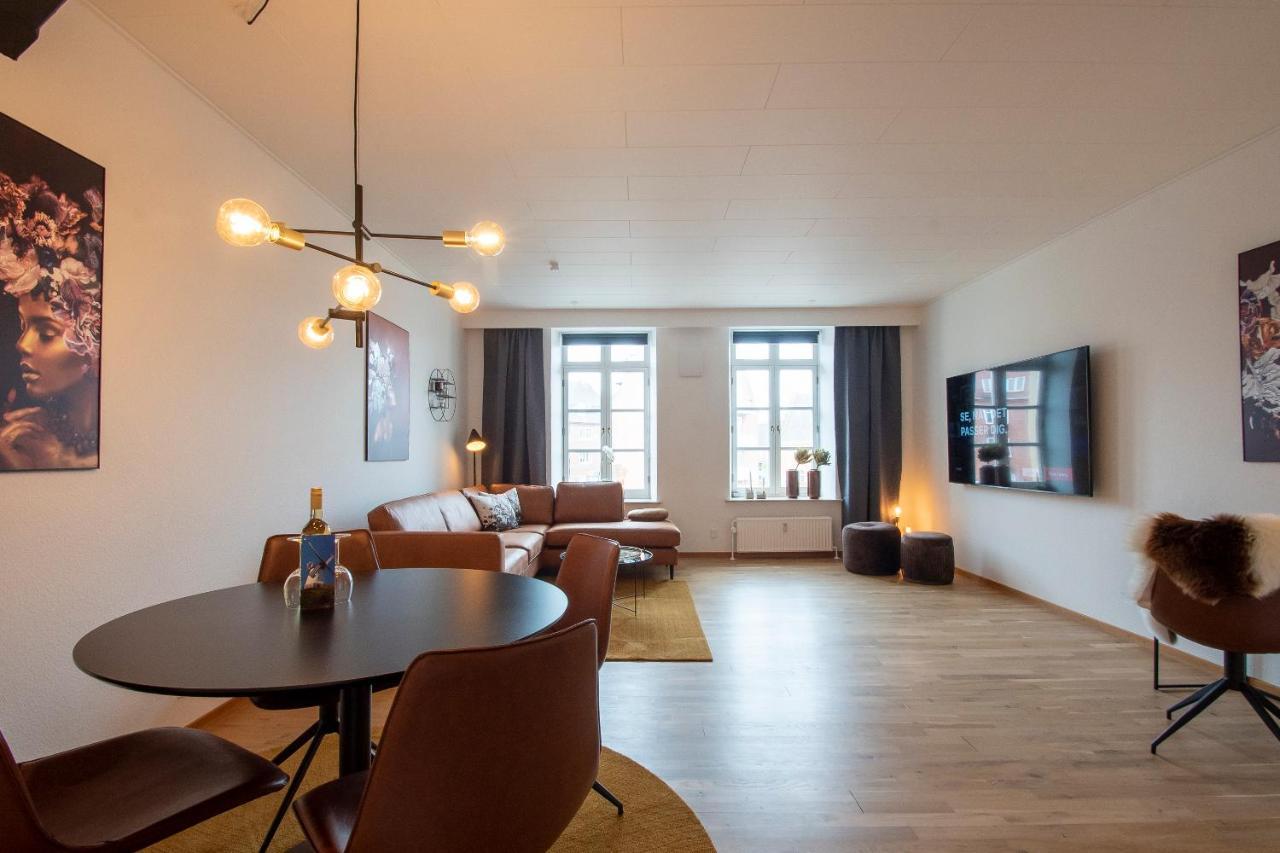 Stylish Two Floor Deluxe Apartment - 2 Bedroom Sonderborg Bagian luar foto