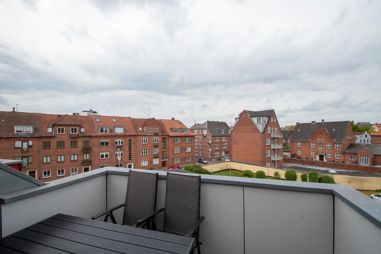 Stylish Two Floor Deluxe Apartment - 2 Bedroom Sonderborg Bagian luar foto